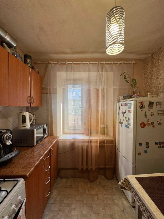 Продам 2 кім.кв. в районі пр. Івана Мазепи