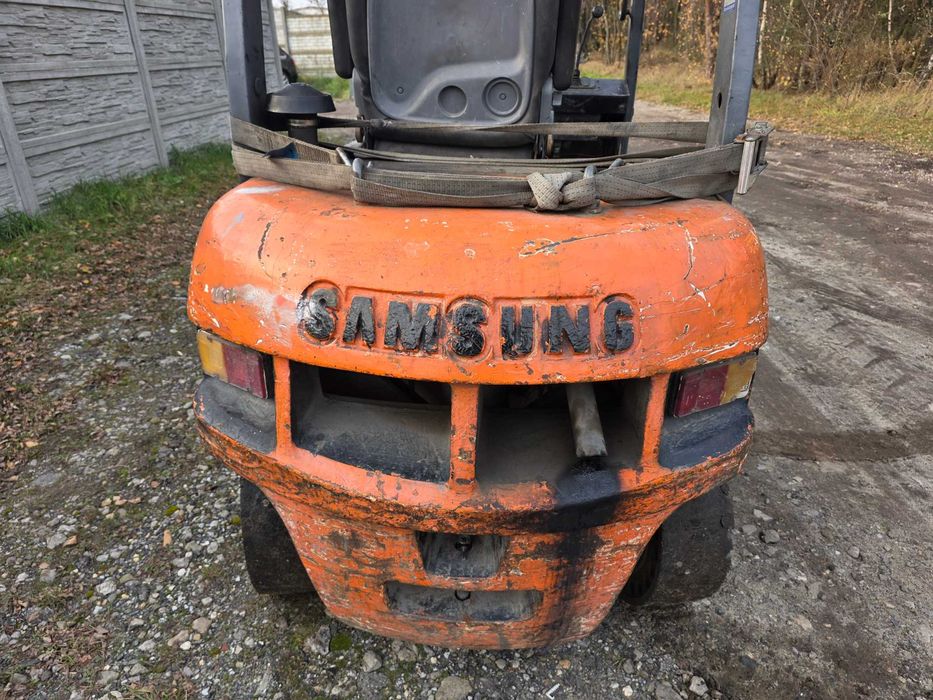 Wózek widłowy samsung 2.5t udźwigu Diesel Sprawny