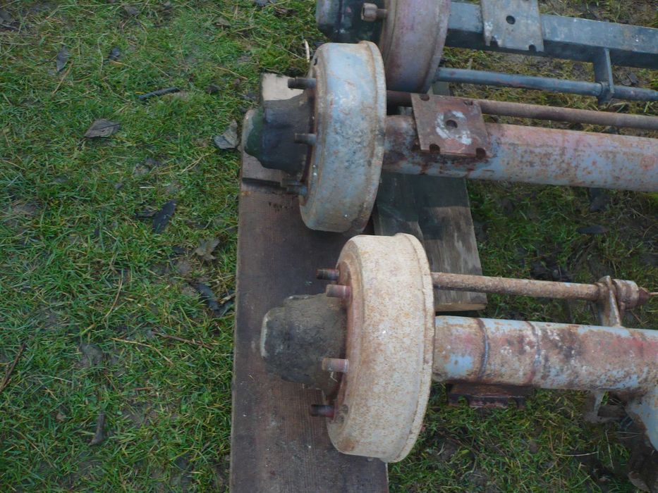 oś do rozrzutnika przyczepy koła 10-15  11,5-15