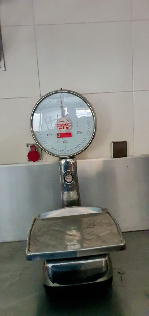 Balança em inox, peso até 30kg , em excelente estado de conservação