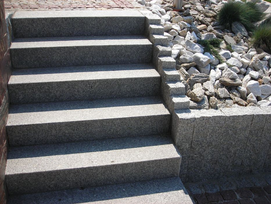 Palisada granitowa kostka brukowa Ziemia Granit cięto-łupany 10x10x30