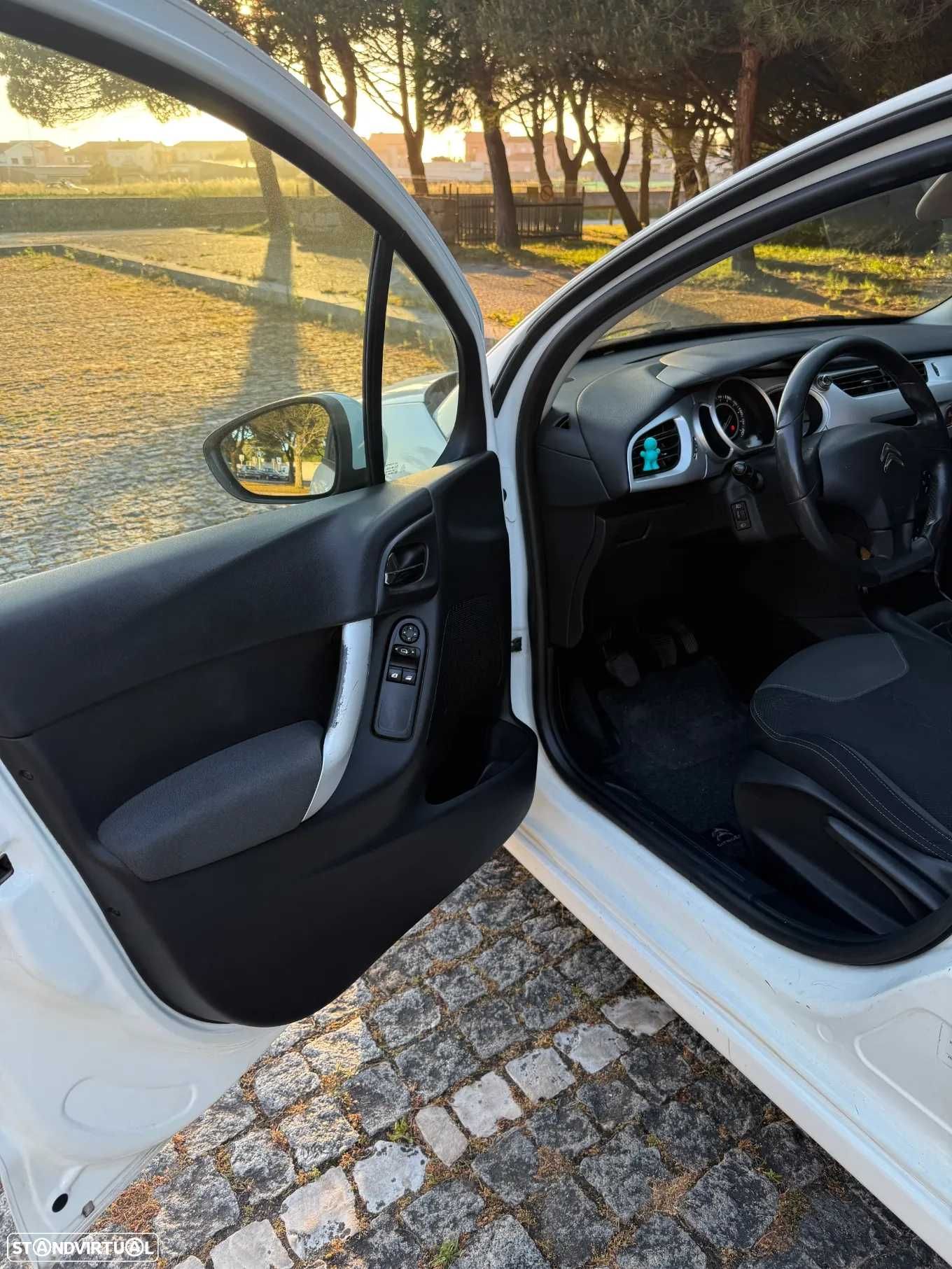 Citroën C3 1.4 HDi Airdream 5 portas 2 lugares