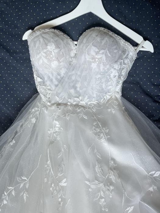 Gorsetowa suknia ślubna boho