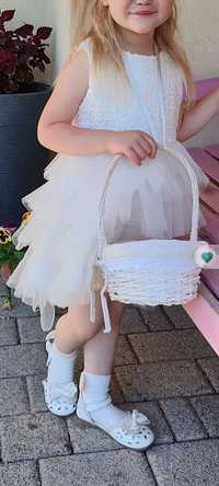 Biała sukieneczka tiulowa z koronką piękna
