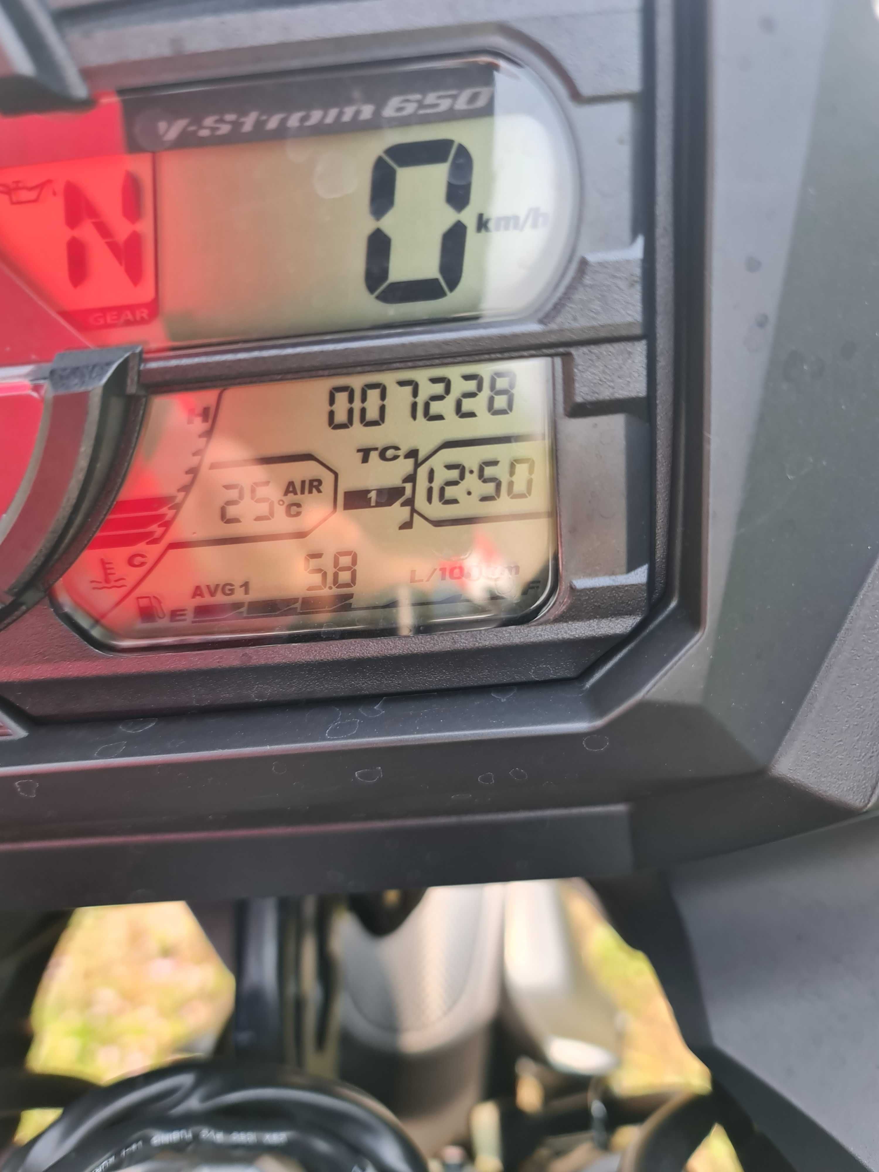 V-Strom 650 - ano 2020 - kms7300