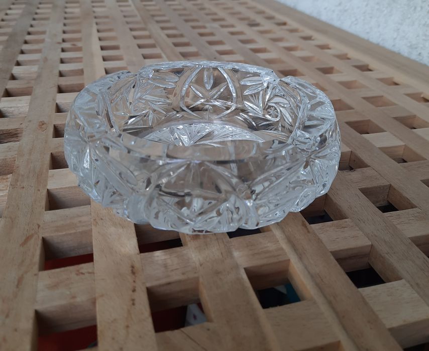 Kryształowa popielniczka