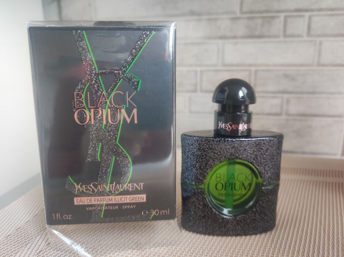 Yves Saint Laurent Black Opium Illicit Green