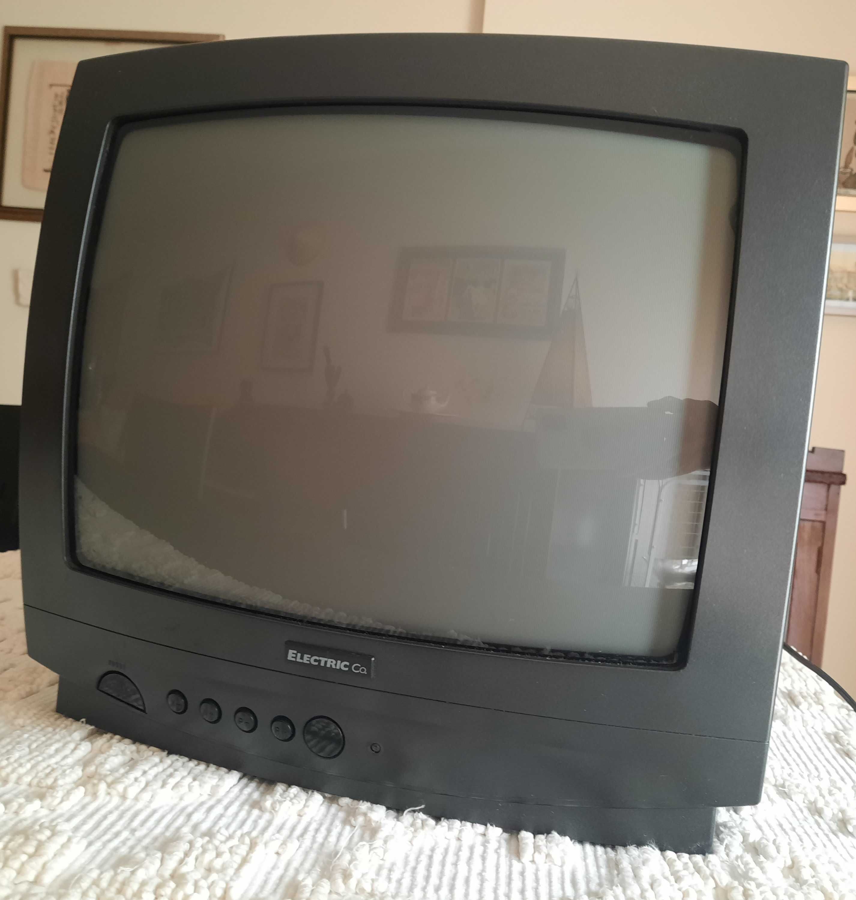 Televisão pequena