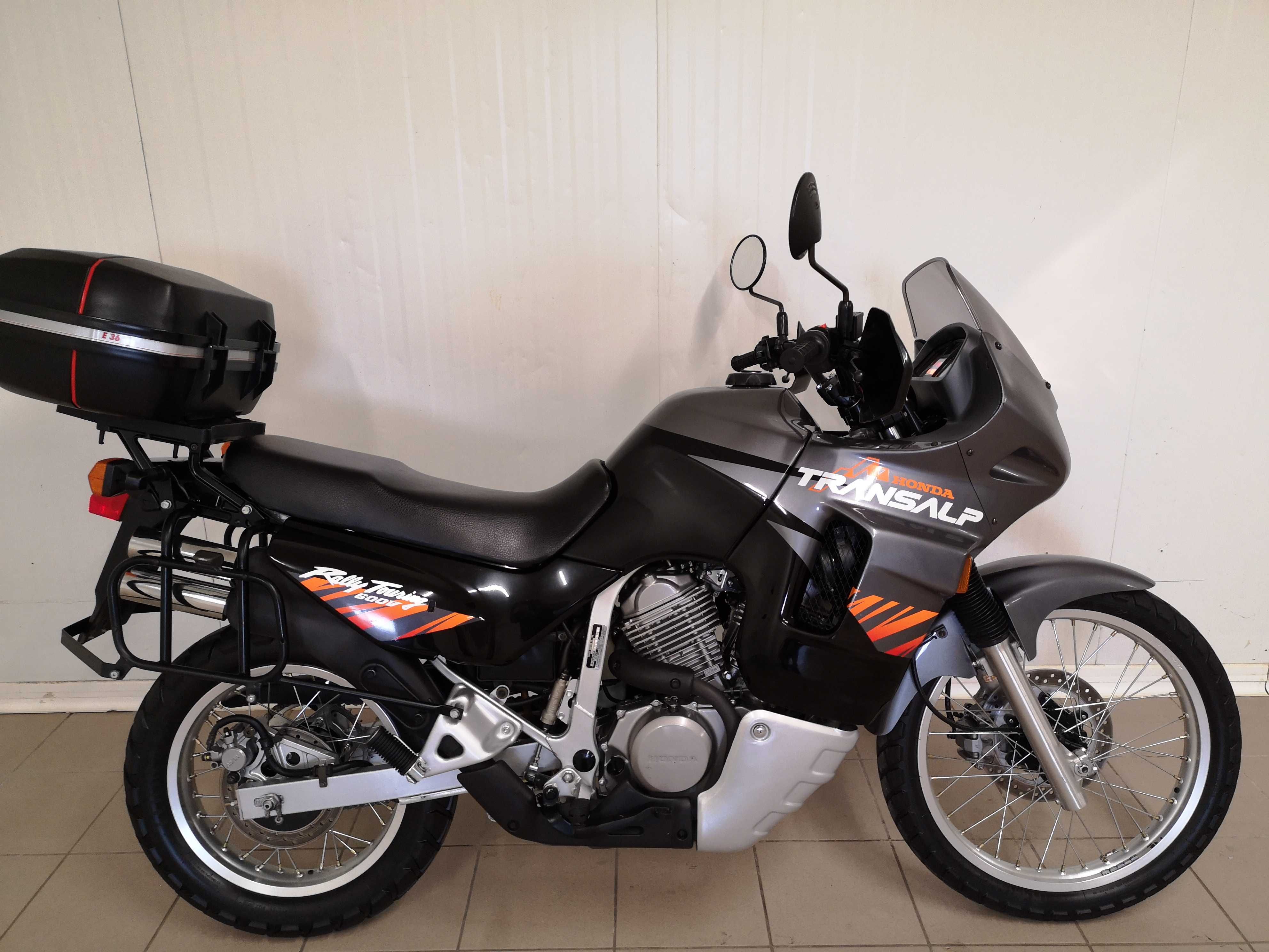 Honda  XL 600 V Transalp  z Niemiec  Tylko 024000 km !!!  Jak NOWY !