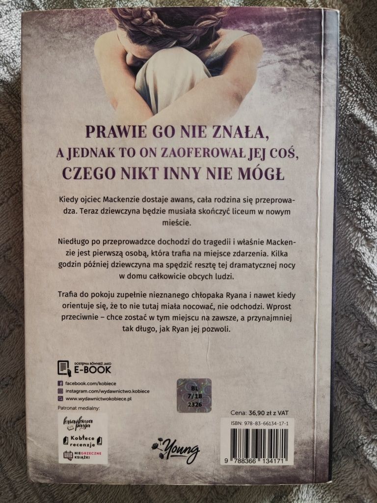 Książka ,, Pozwól mi zostać'' Tijan