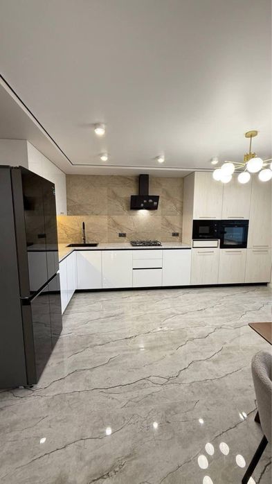 Продаж 3 кімнатної квартири по вул. Л. Курбаса