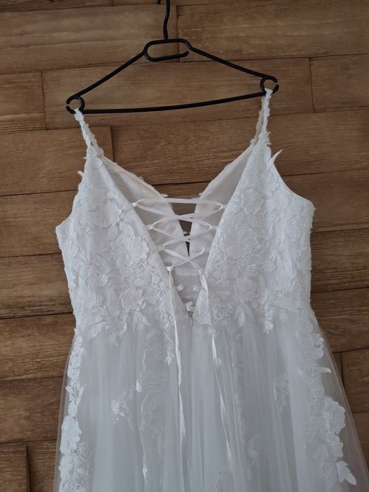 Suknia ślubna z regulacja