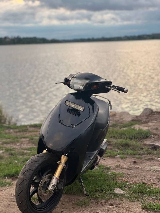 скутер Suzuki ZZ