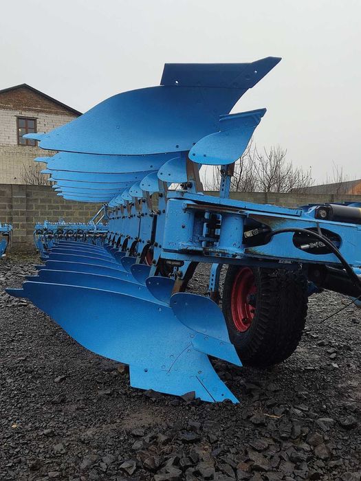 Плуг Lemken Euro Diamant 10 On-Land 8 корп. Плуг Lemken Diamant 11 7+1