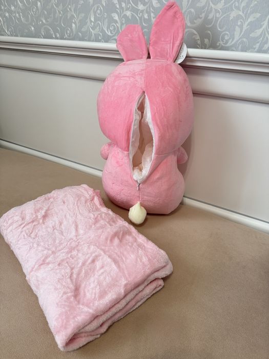 М'яка іграшка Colorful Home Зайчик вухань, з пледом всередині, рожевий