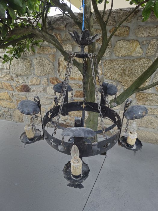 Vários candeeiros de exterior vintage (antiguidades)

Possibilidade d