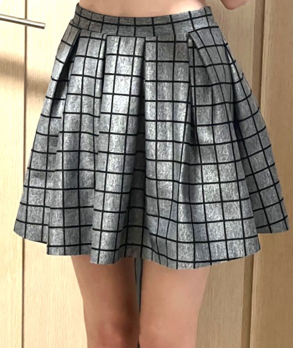 Спідниця коротка, сіра в клітинку