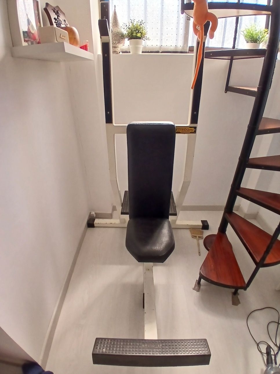 Technogym banco livre de press ombro