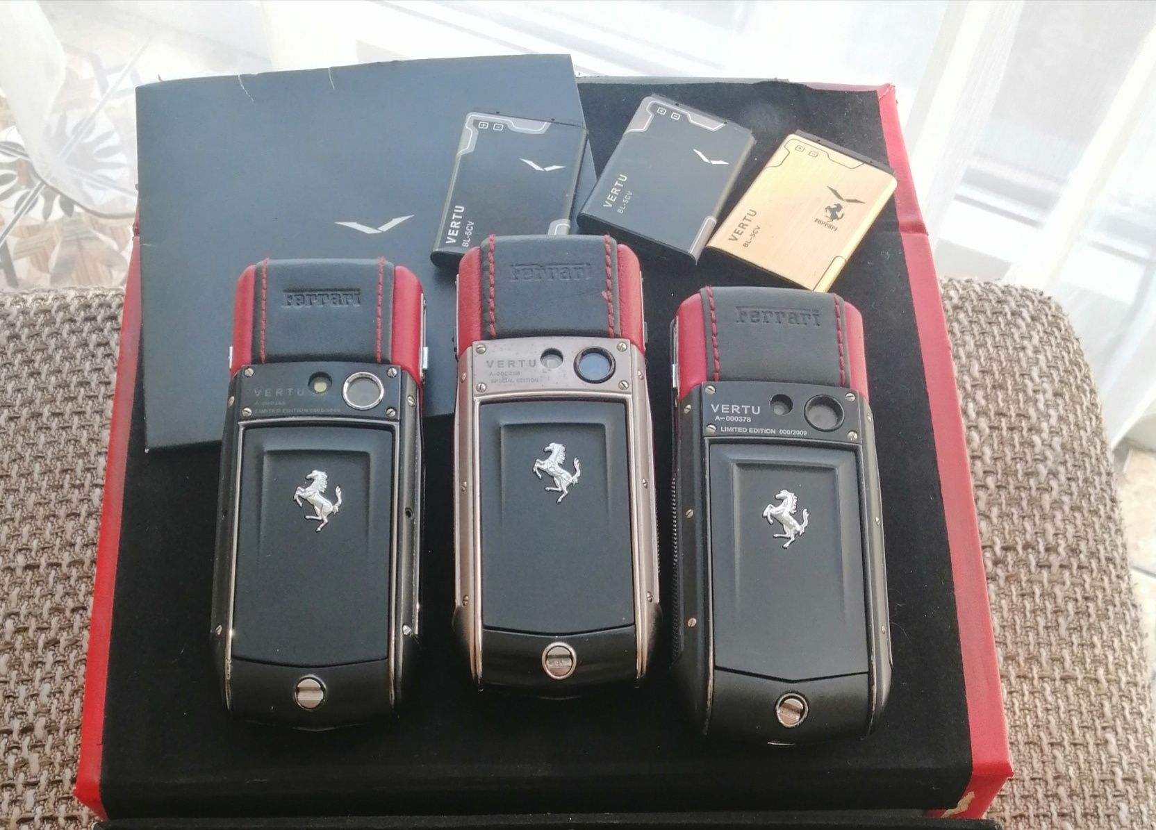 Телефон Vertu Ferrari CDMA