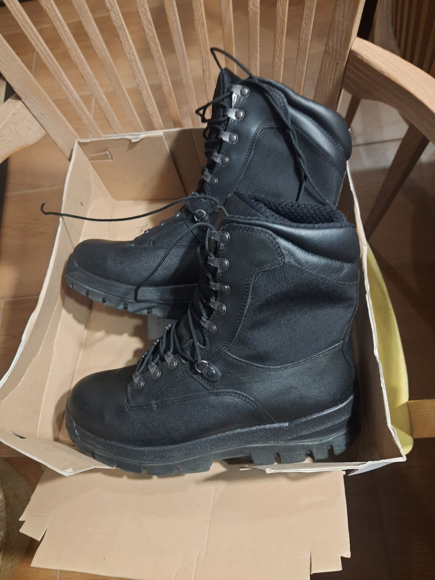 Buty taktyczne skoczki goratex 44/28,5