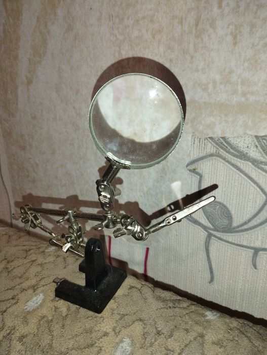 Підставка-тримач для паяння