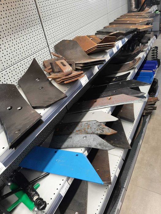 Запчастини польського плуга Відвал Леміш лемех грудинка Bomet Wirax