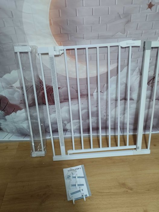 Barierka bramka bezpieczeństwa rozporowa na schody w drzwi 84-89 cm