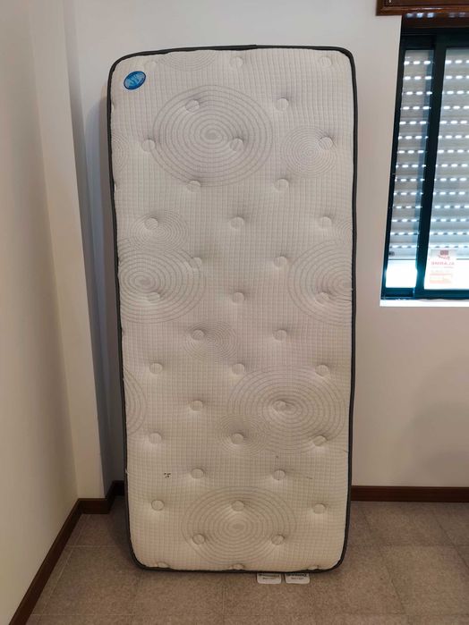 Colchão 180x80 ótimo estado de uso