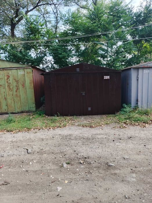 Гараж возле ашана