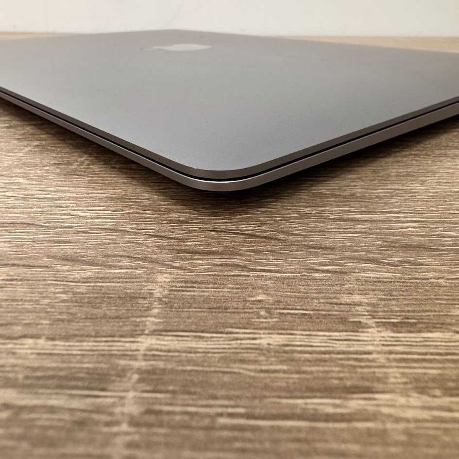 Apple Macbook Air 2020 M1 / 16Gb / SSD 256Gb - (код: M0613)