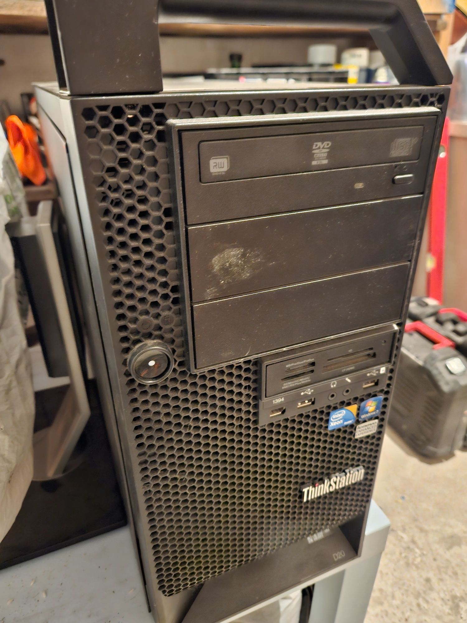 Lenovo ThinkStation D20 Xeon 5680 3.3 GHz 12 core 32 GB RAM