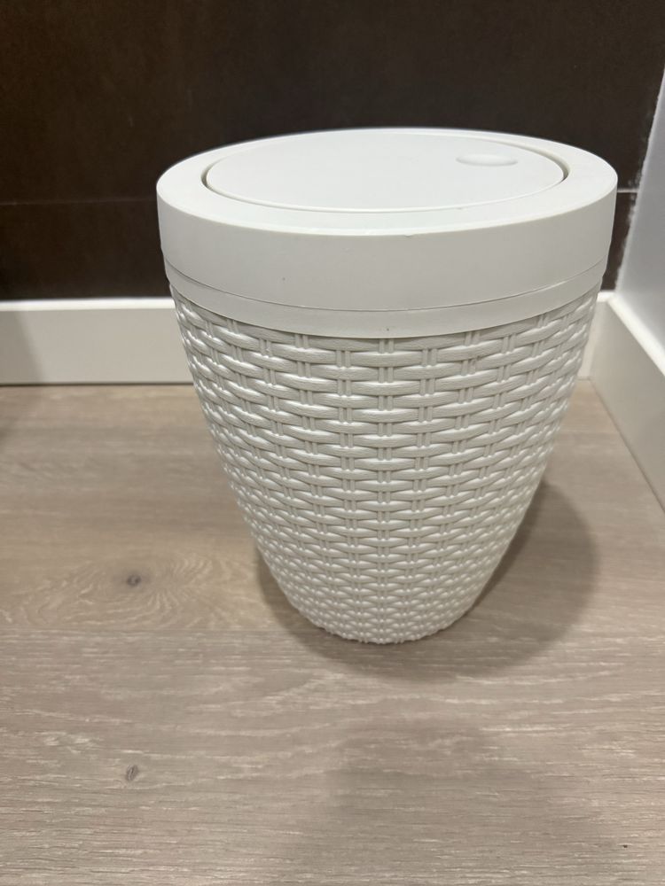 Caixote do lixo wc
