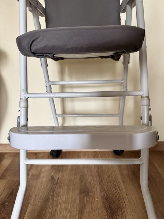 Детский стульчик для кормления