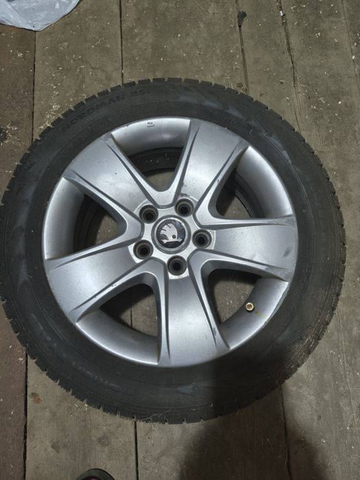 Продам шини з дисками Р16 5#112 205/55