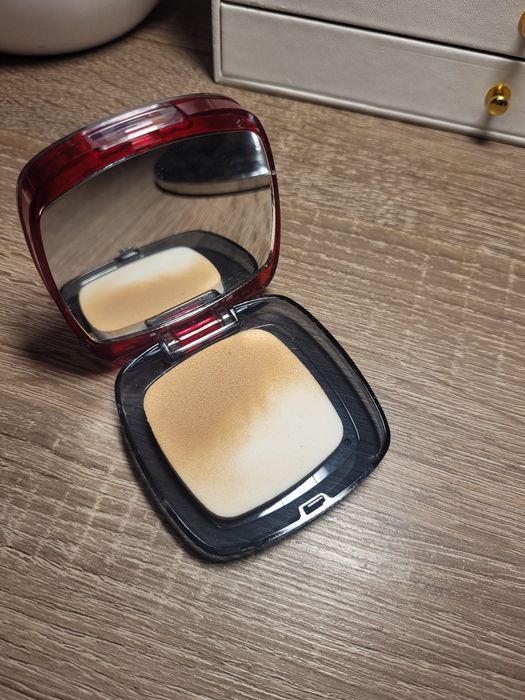 Loreal infallible 24h puder 130 neutral