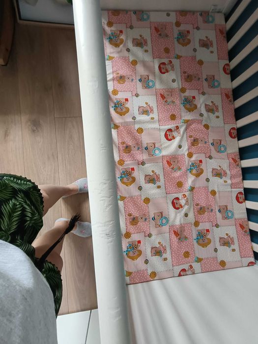 Łóżeczko dziecięce dla niemowlaków