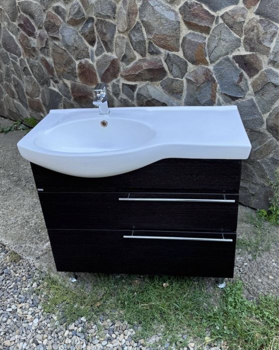 Тумба з умивальником
