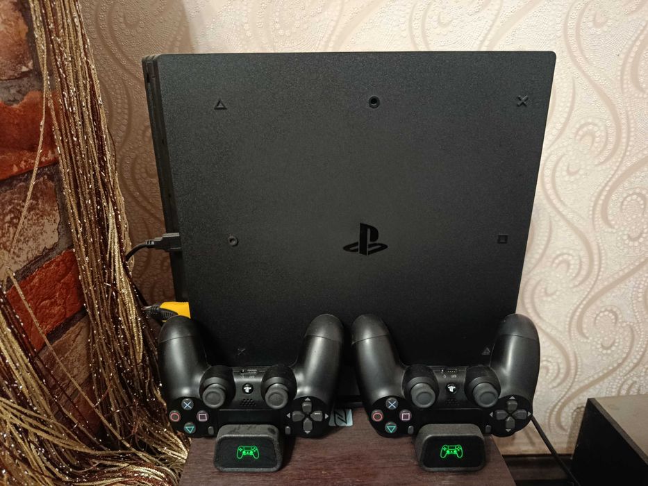 Sony PlayStation 4 Pro CUH-7216B (3я Ревизия)