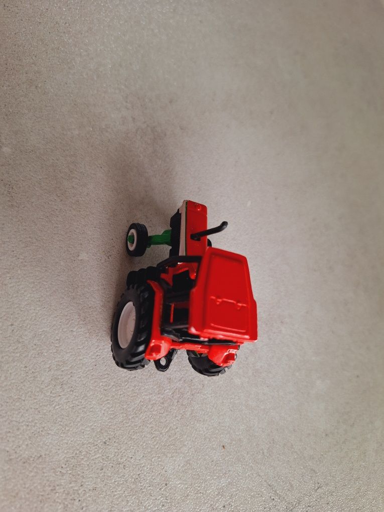 Traktor Maisto farma