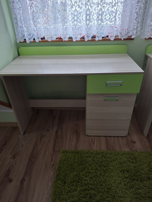 Zestaw mebli młodzieżowych