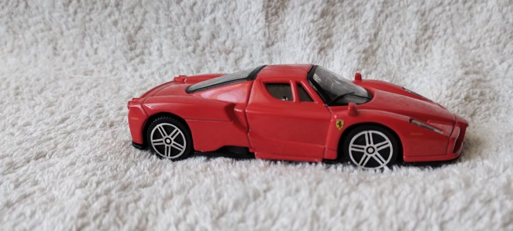 Bburago Ferrari enzo 1/43