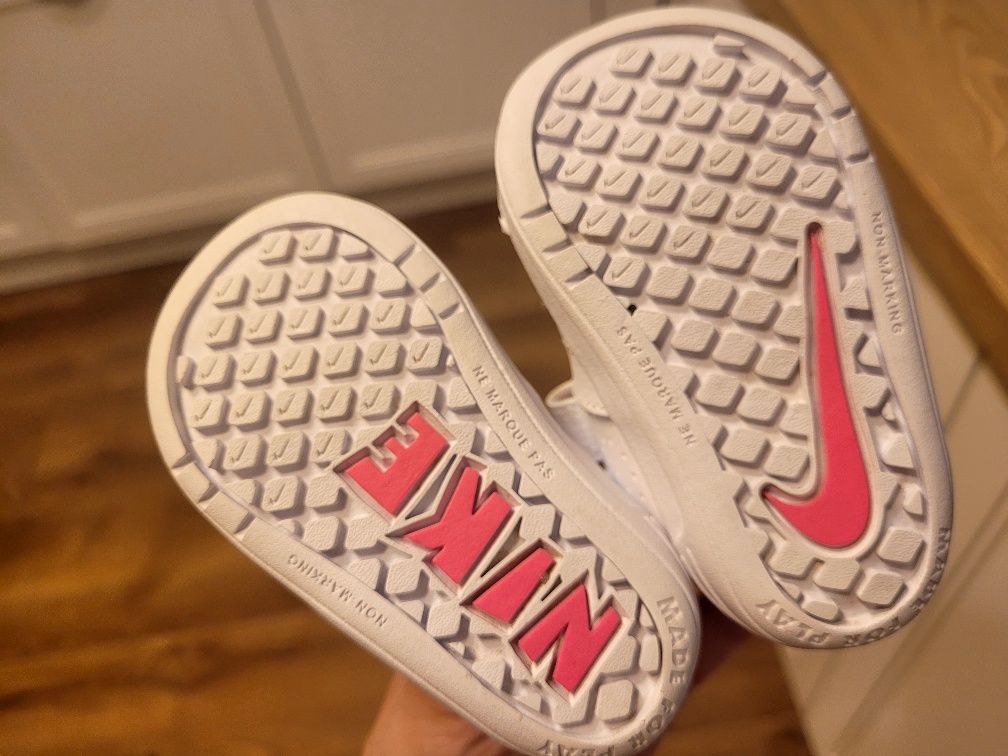 Buciki nike adidaski białe rozmiar 18.5