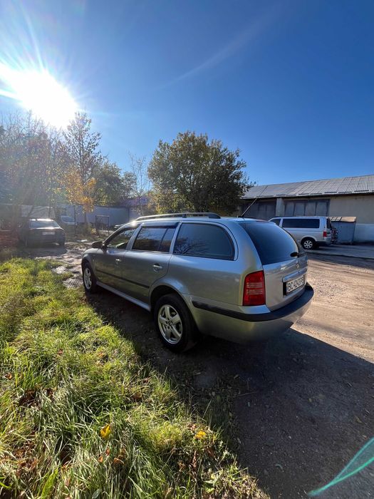 шкода октавія тур 1.8