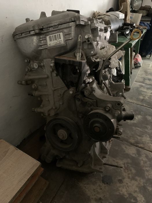 Двигатель Toyota 2zr 1.8бензин Б/Н