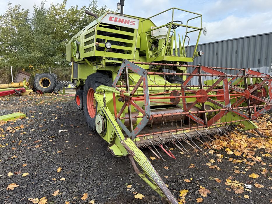 Комбайн зернозбиральний Claas Consul