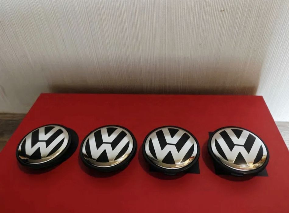 Заглушки пластикові нові 4 штуки