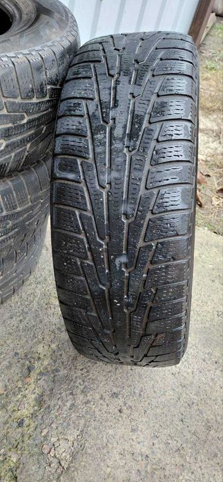 Продам шини NOKIAN 235 65 r18, в доброму стані.