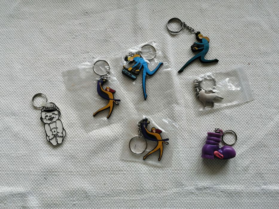 Porta Chaves, crachás e pin's