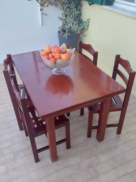 Mesa extensível de cozinha maciça em mogno + 4 cadeiras