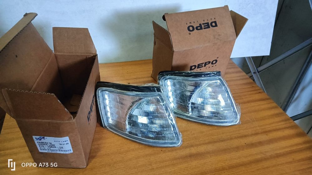 Pisca Nissan Primera de 1996 Depo direito